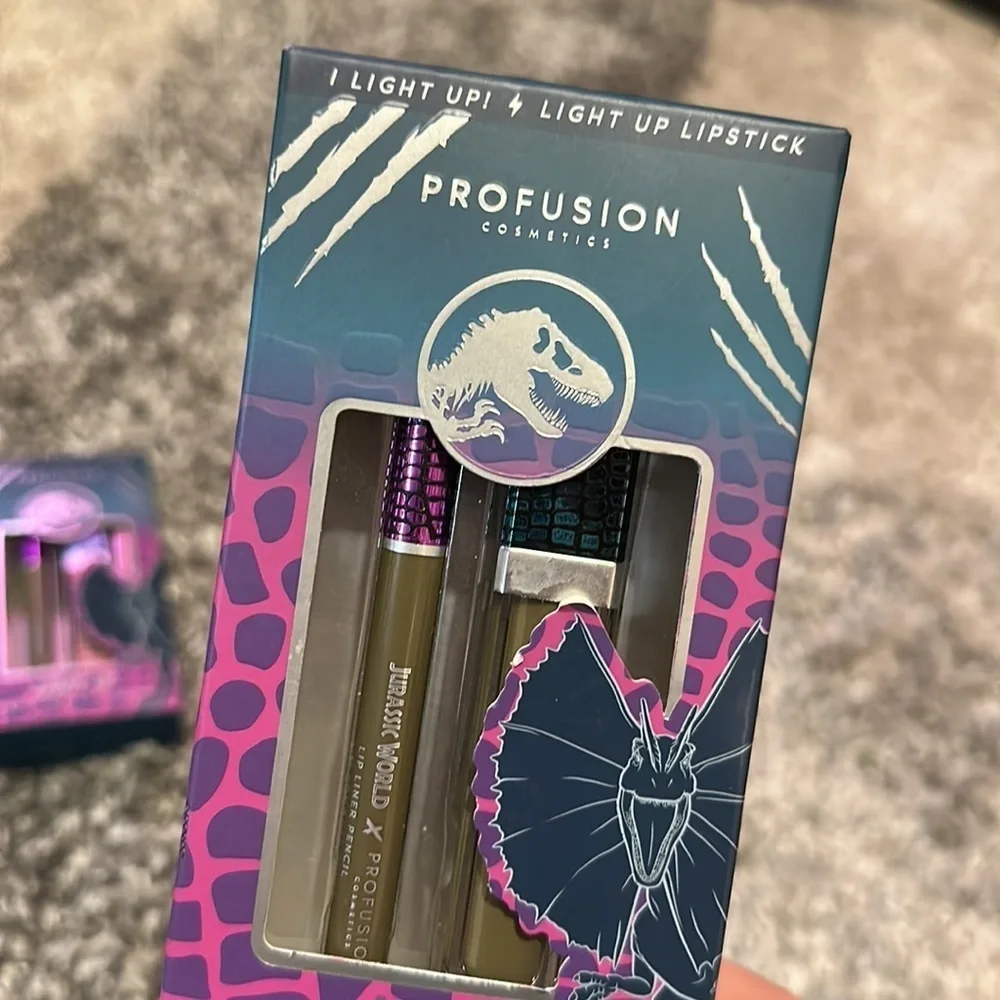 PROFUSION COSMETICS JURASSIC WORLD LIGHT UP! LIP KIT LOT OF 2